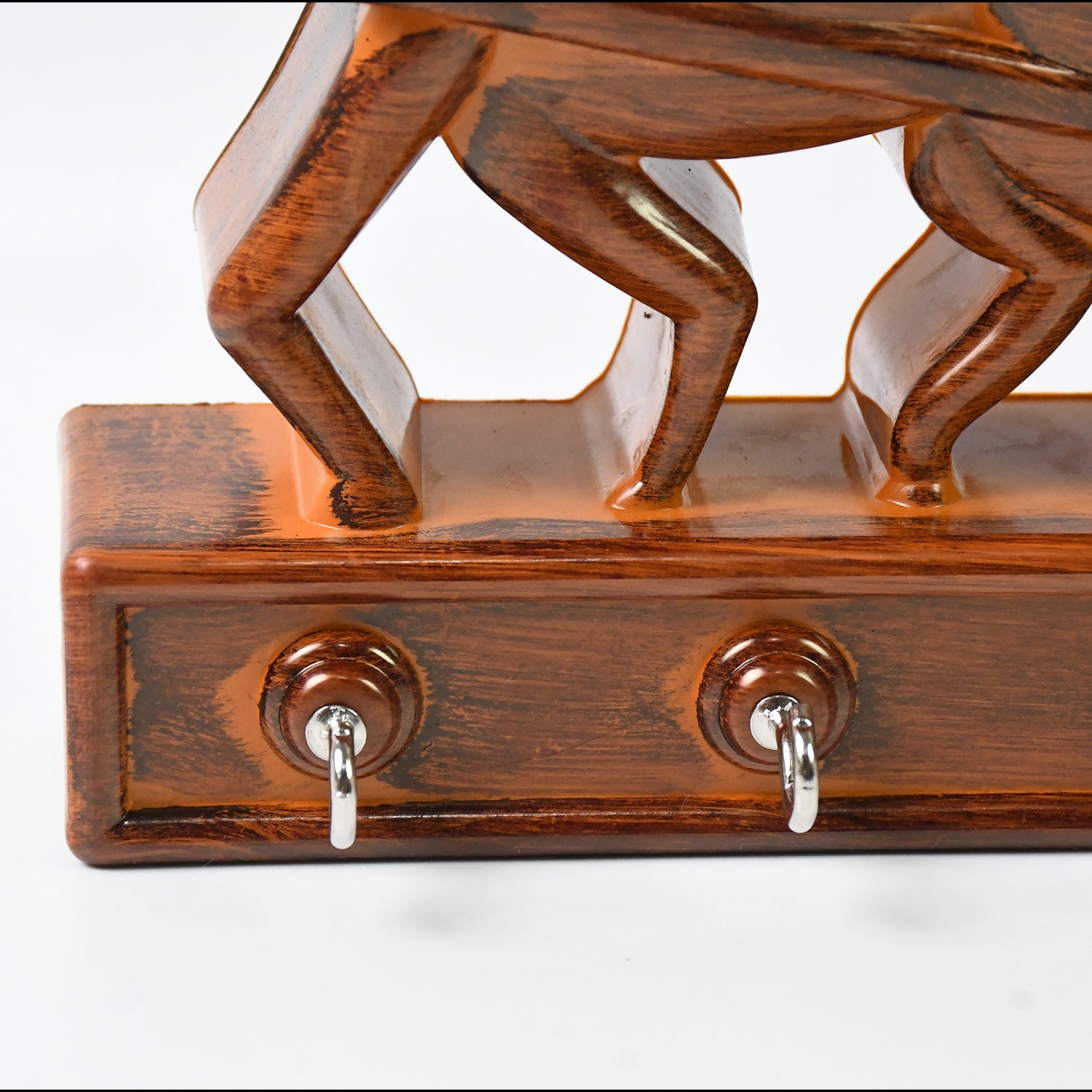 Angled view of the Rath wall key holder, highlighting its functional 6 hooks and elegant finish.