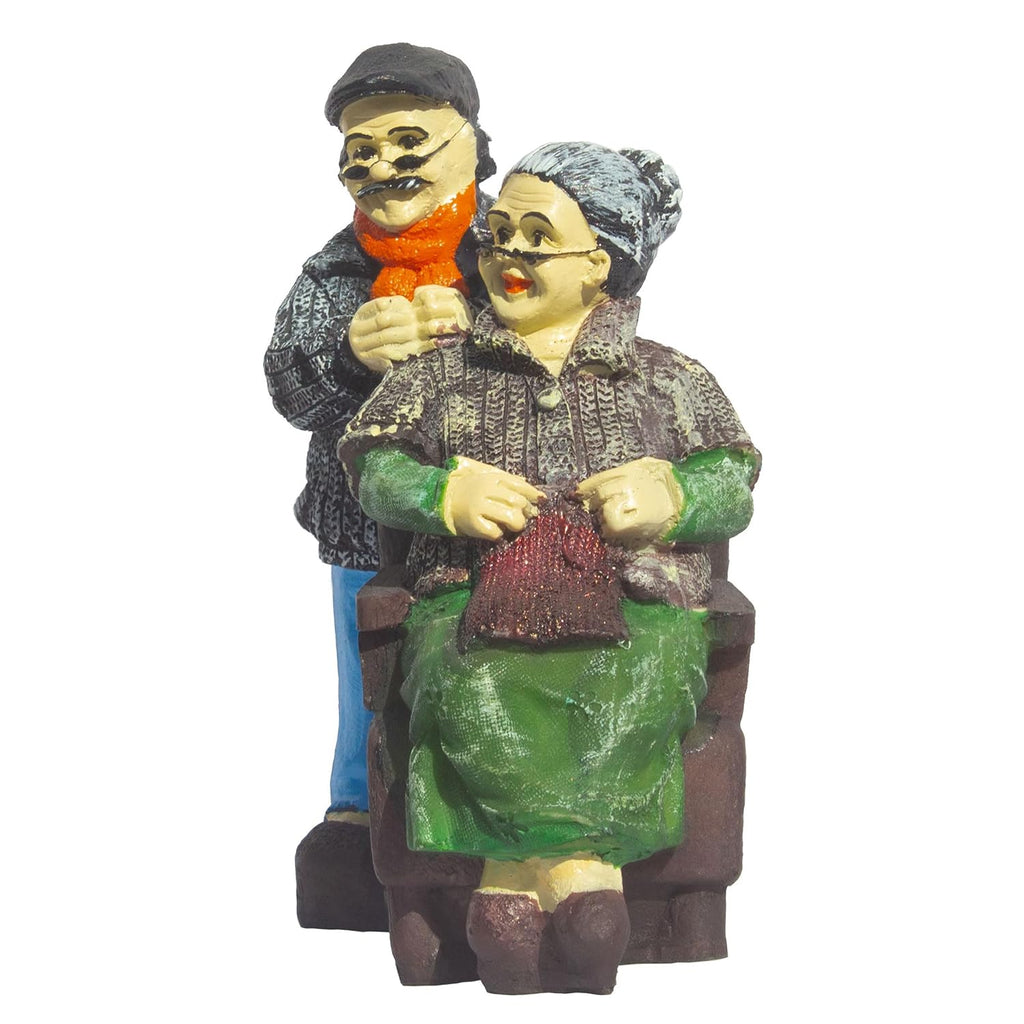 Enduring Companionship Polyresin Elderly Couple Figurine – Nostalgic Heartwarming Home Decor Showpiece for Living Room