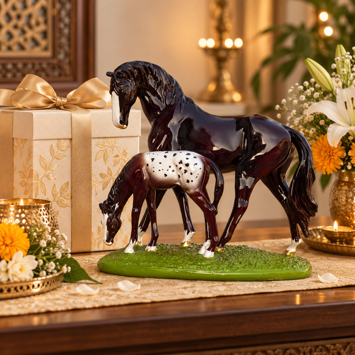 Horse Family Showpiece, Resin Horse and Foal Statue, 10 Inch