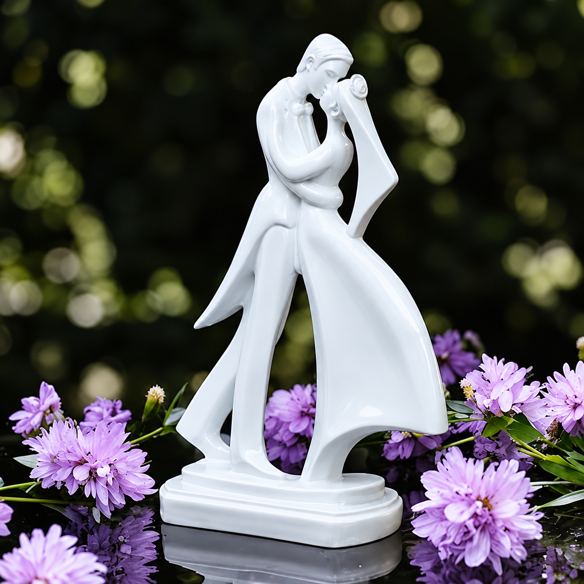 Elegant Wedding Couple Figurine – Romantic White Resin Bride & Groom Statue