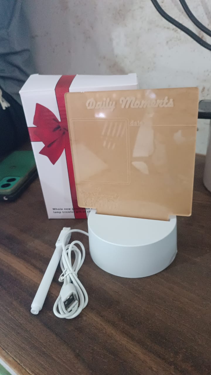 Overview of the 3D acrylic lamp, perfect for home decor and office use.